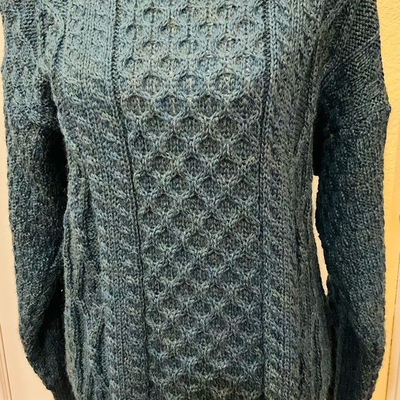 Beautiful Green Cable-Knit Sweater! 100% Wool Really Warm! - Picture 1 of 7